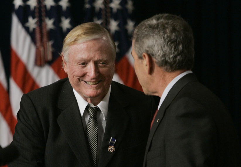 William F. Buckley (l) mit George W. Bush (r)
