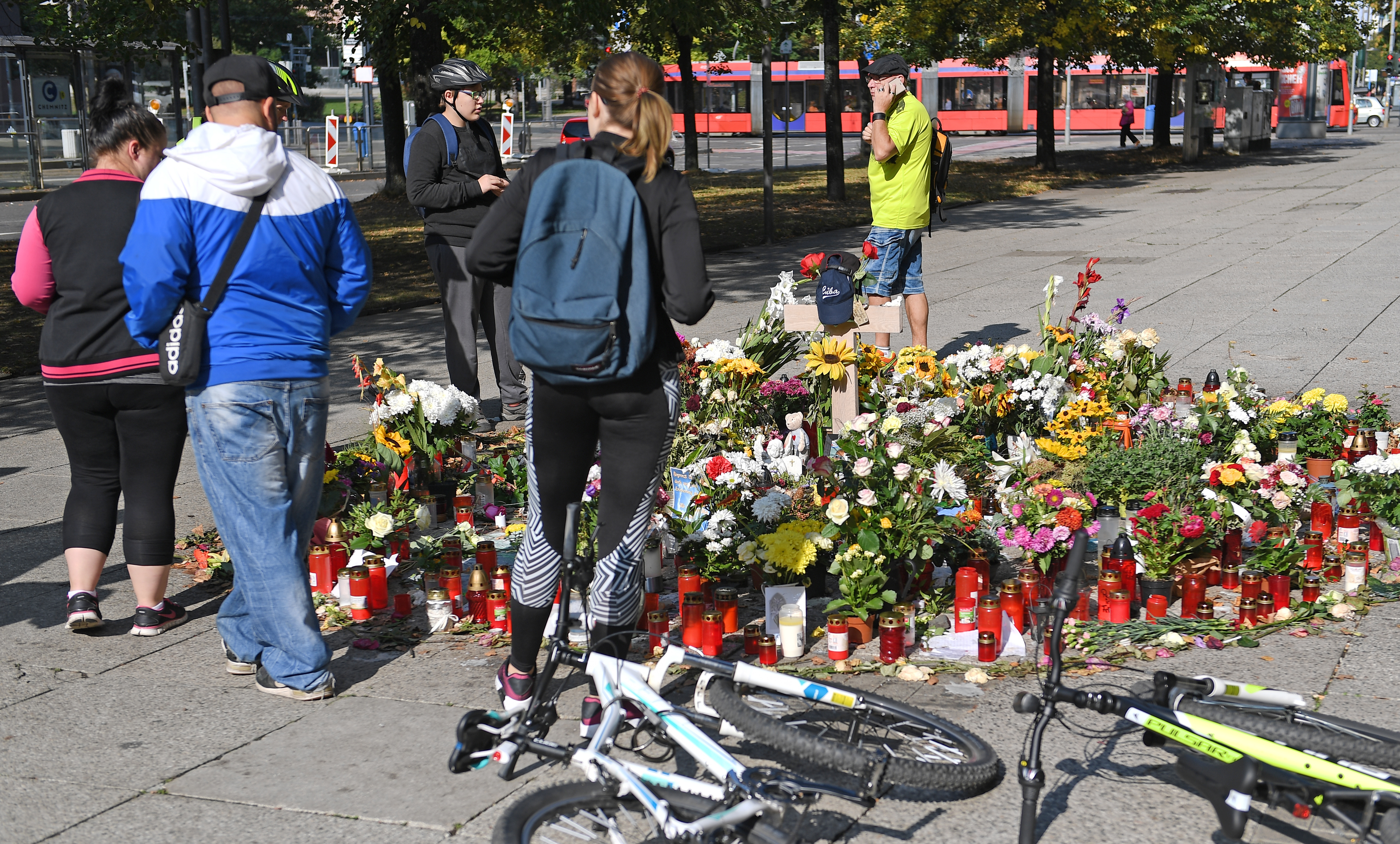 Gedenkort in Chemnitz für den getöteten Daniel H.: Auch nach mehreren Wochen wirft der Fall noch einige Fragen auf.