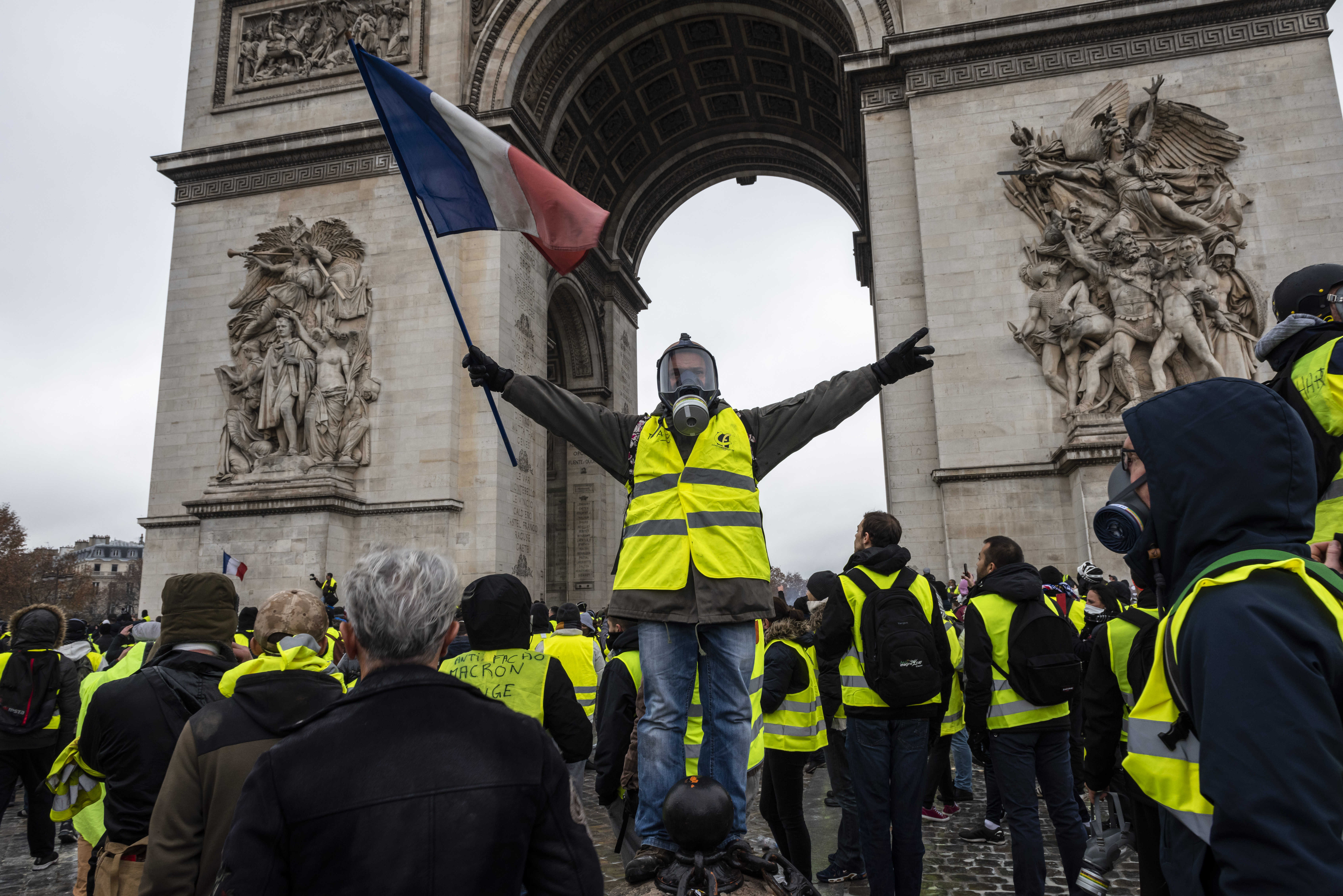 01.12.2018: Protest der „Gelben Westen“ in Paris, Frankreich.