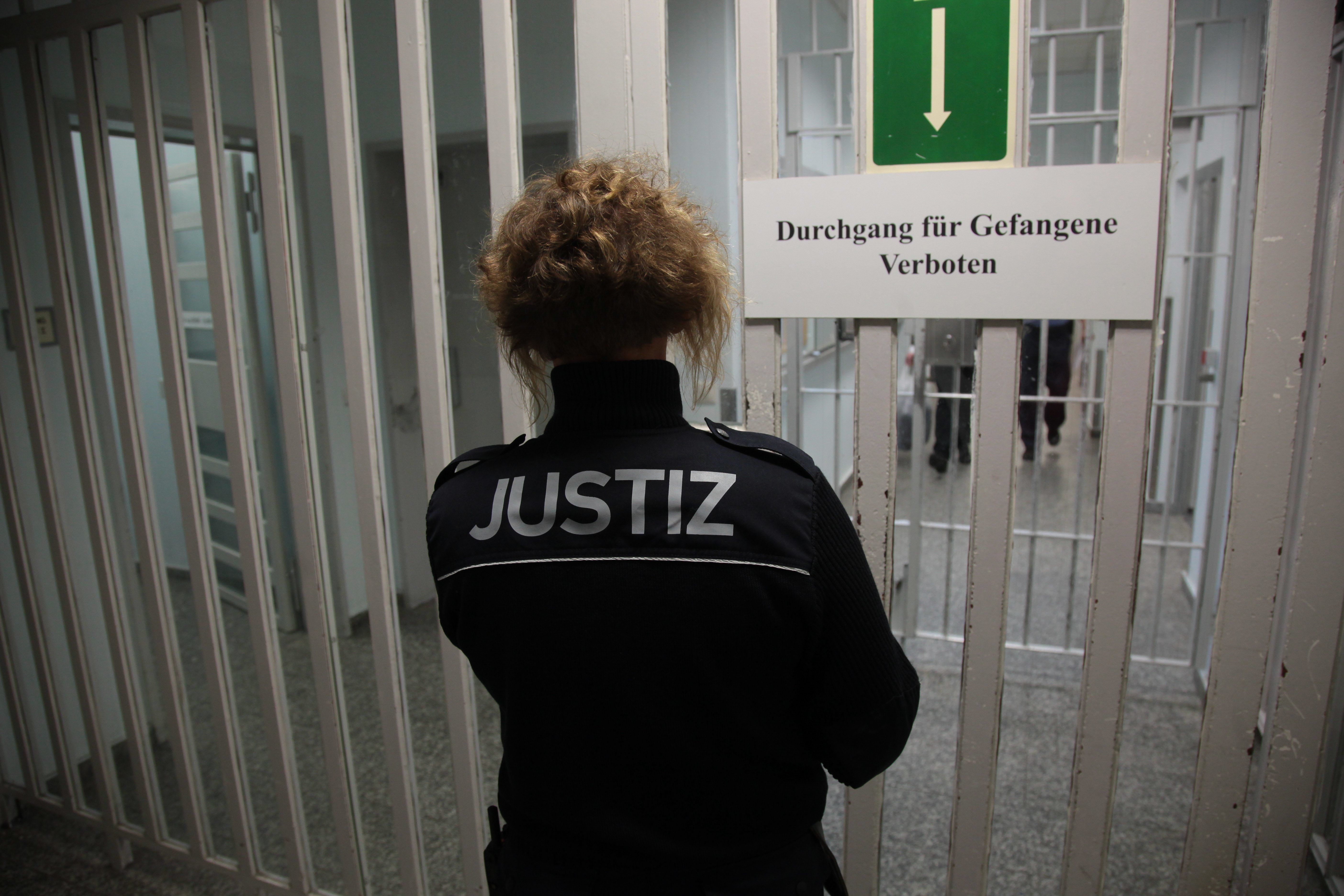 Zellengang in der Untersuchungshaftanstalt Berlin Moabit