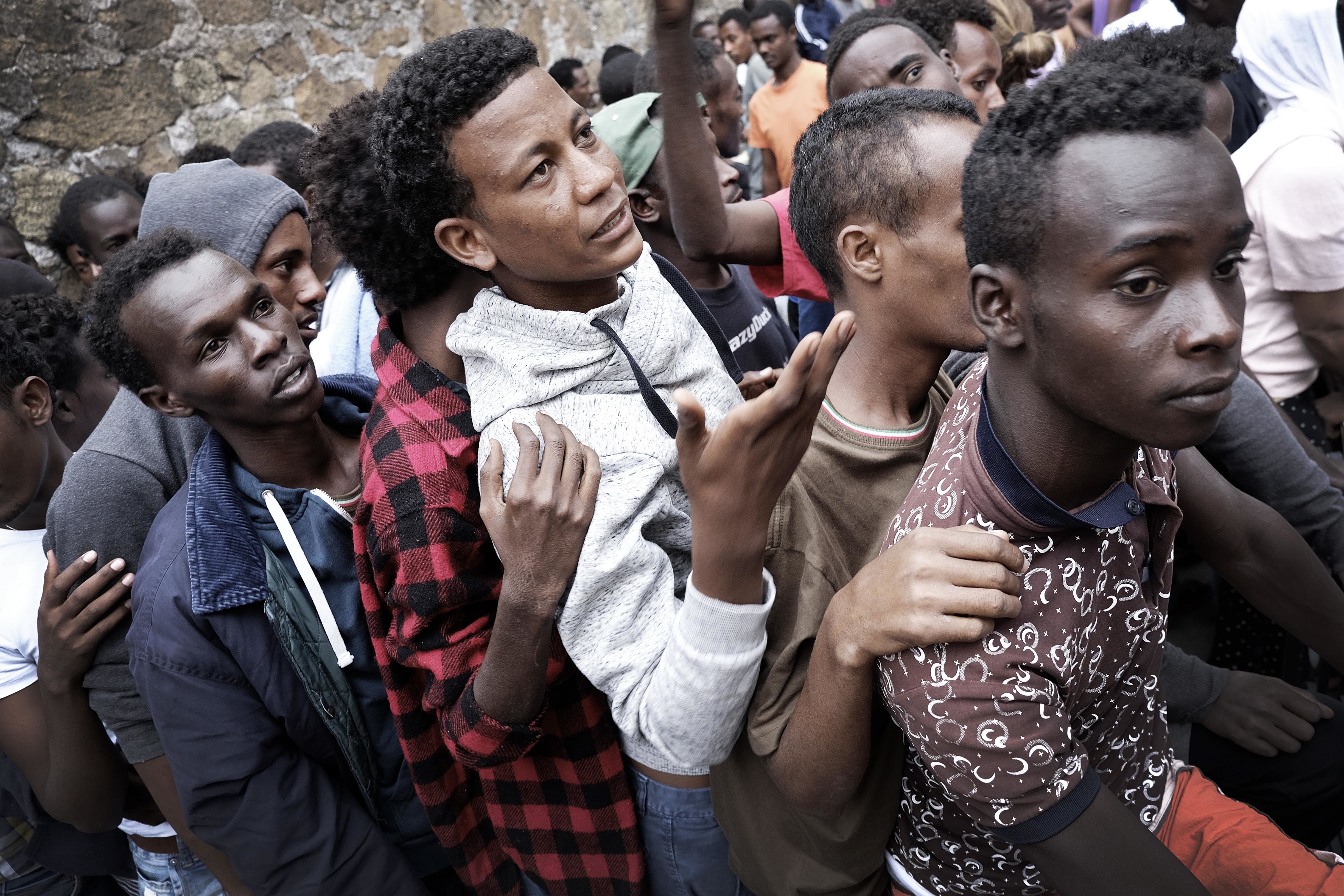 Masseneinwanderung: Männliche Migranten im September 2016 in Rom, Italien
